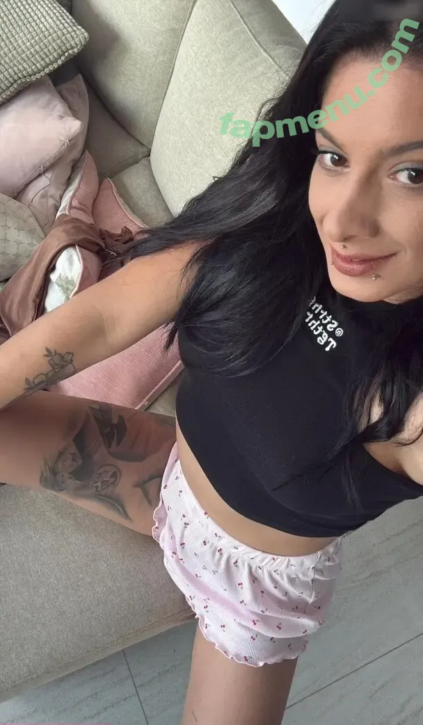 Larissa-TS nude photo #0004 (Larissa-TS)