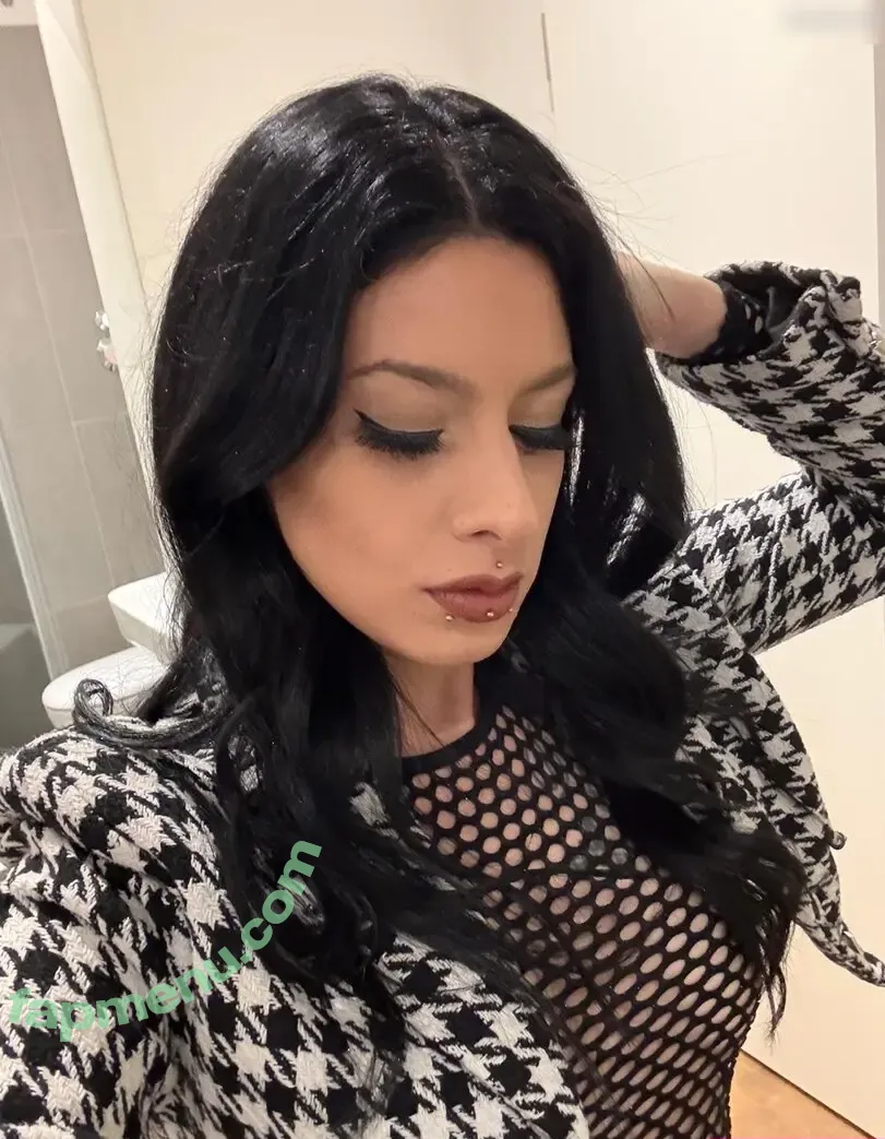 Larissa-TS nude photo #0019 (Larissa-TS)