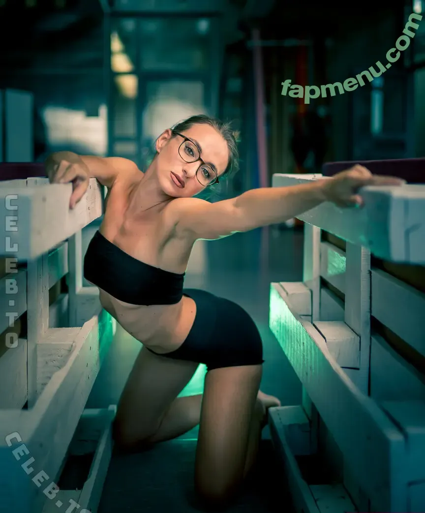 Larissa0297 nude photo #0106 (Larissa0297)