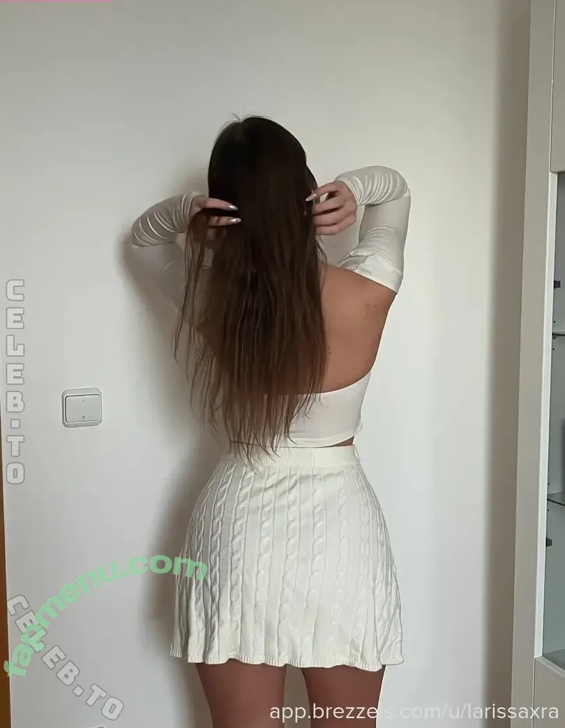 Larissaxra nude photo #0500 (Larissaxra)