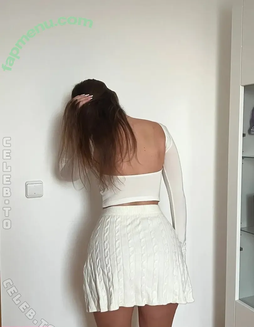 Larissaxra nude photo #0501 (Larissaxra)