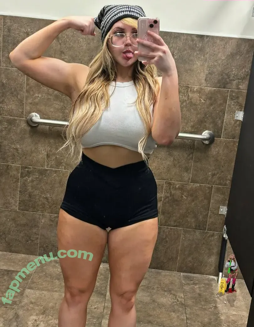 Larkan Danielle nude photo #0054 (larkandanielle / lovelyangelface / misslovelyaf)