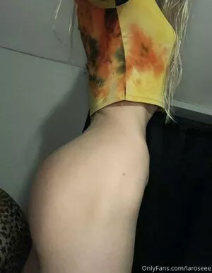 Laroseee nude photo #0037