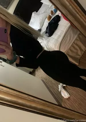 Laroseee nude photo #0053