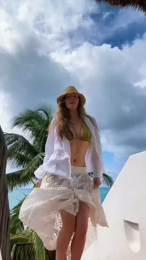 Larsen Thompson / larsenthompson nude photo #0819
