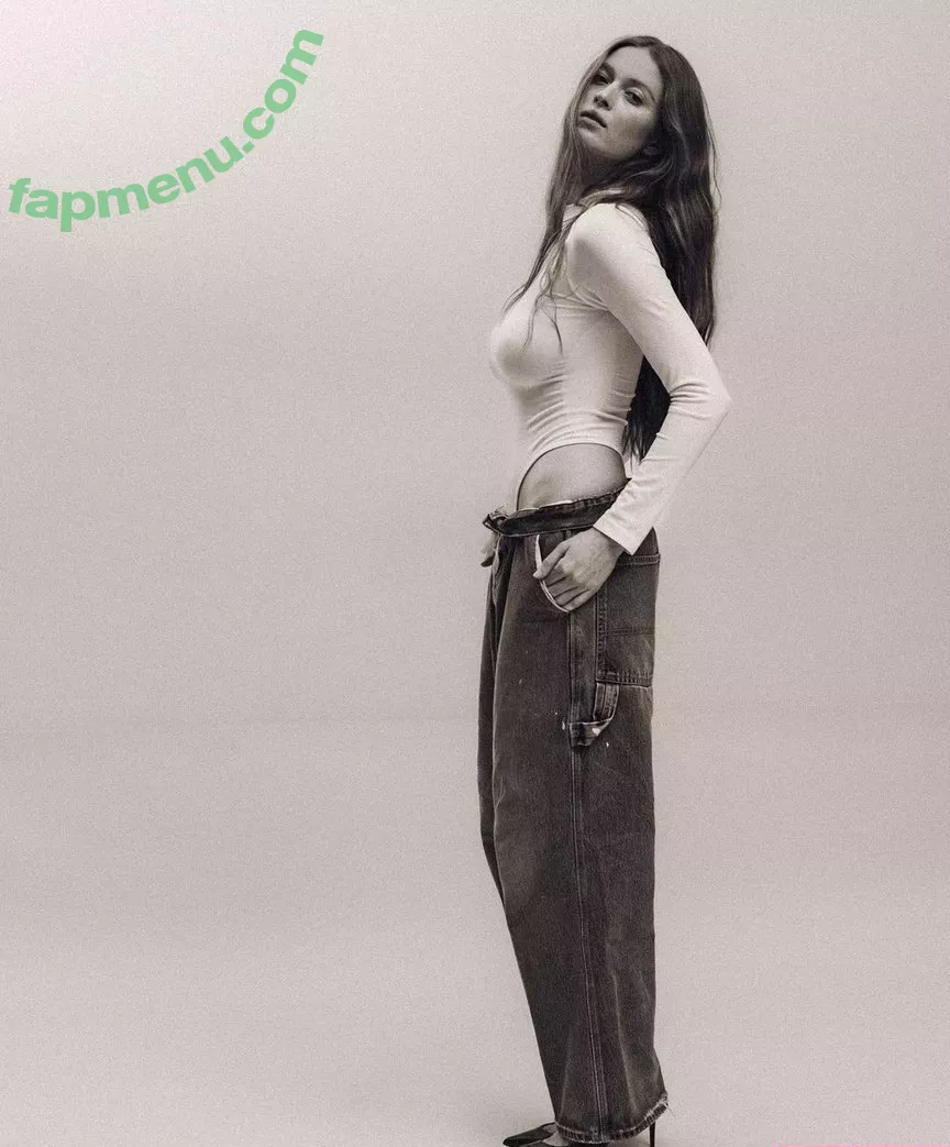 Larsen Thompson nude photo #0063 (larsenthompson / larsenthompsonofficial)