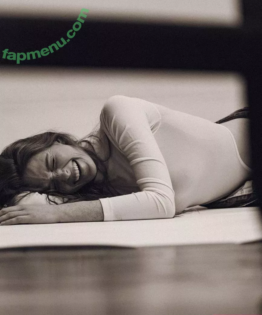 Larsen Thompson nude photo #0065 (larsenthompson / larsenthompsonofficial)