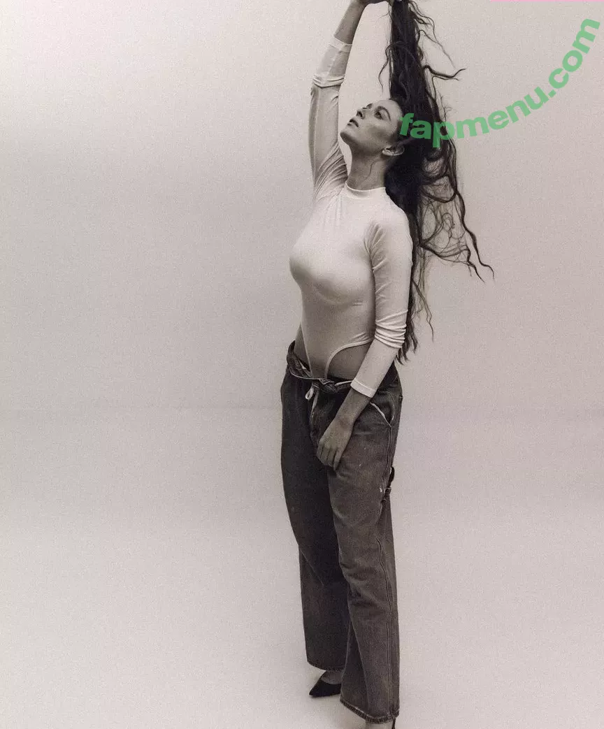 Larsen Thompson nude photo #0068 (larsenthompson / larsenthompsonofficial)