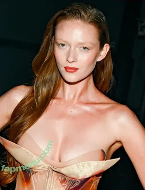 Larsen Thompson / larsenthompson nude photo #1098