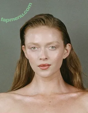 Larsen Thompson / larsenthompson nude photo #1104