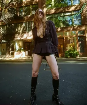 Larsen Thompson / larsenthompson nude photo #1107
