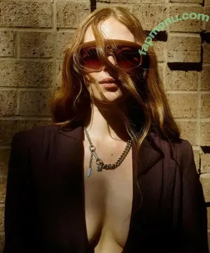 Larsen Thompson / larsenthompson nude photo #1115