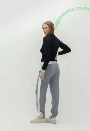 Larsen Thompson / larsenthompson nude photo #1127