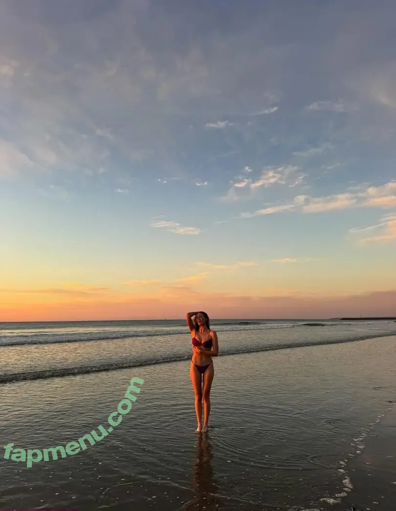 Larsen Thompson nude photo #1077 (larsenthompson)