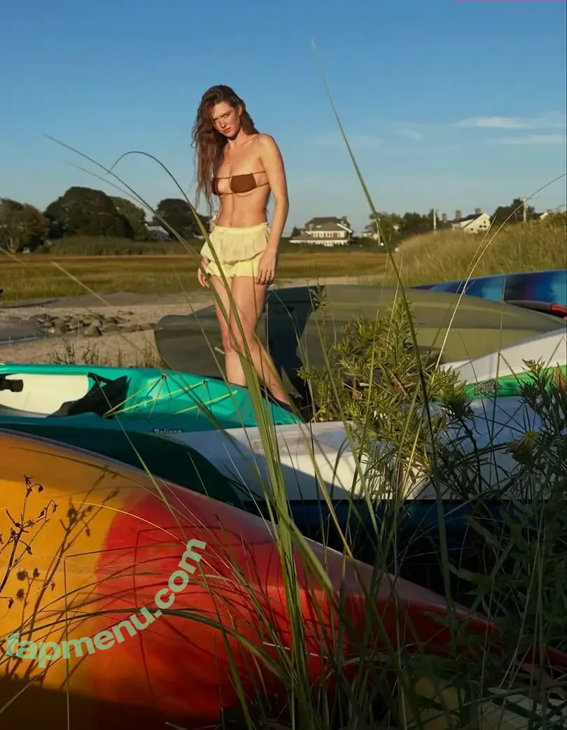 Larsen Thompson nude photo #1143 (larsenthompson)