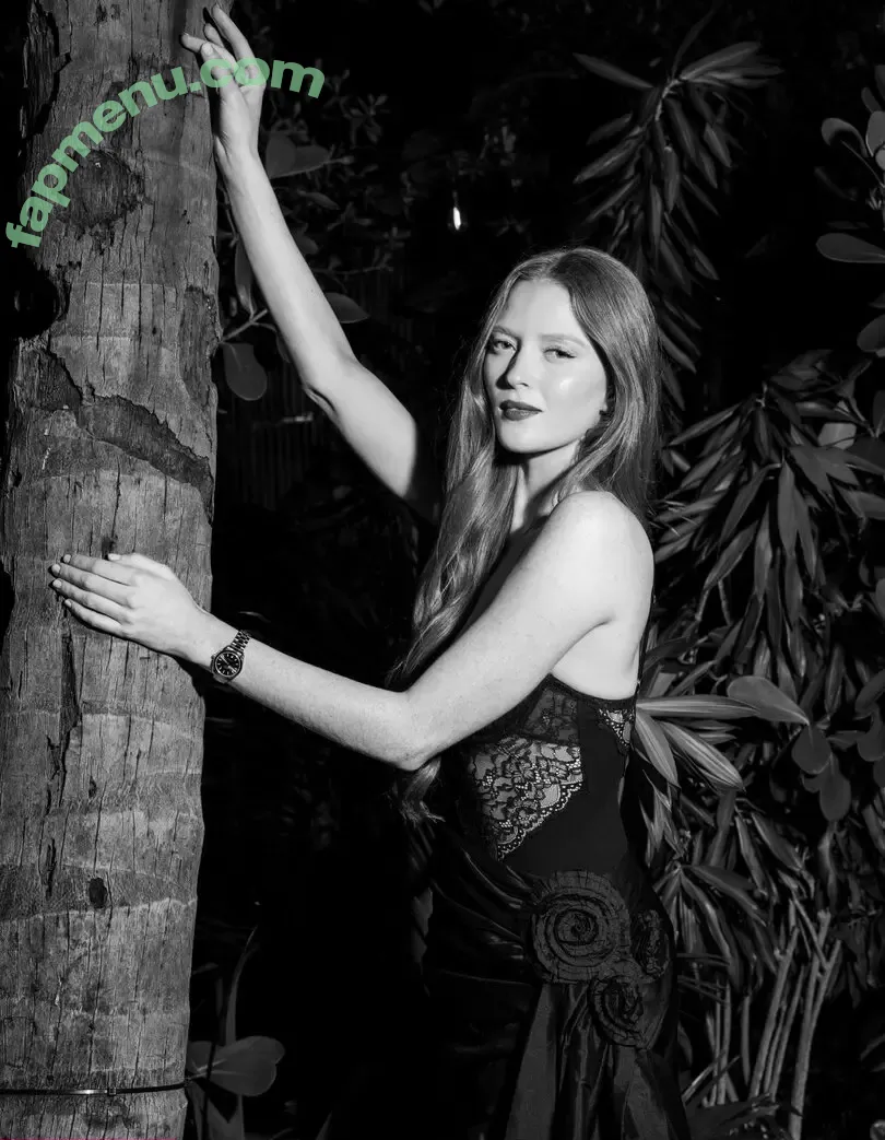 Larsen Thompson nude photo #1188 (larsenthompson / larsenthompsonofficial)