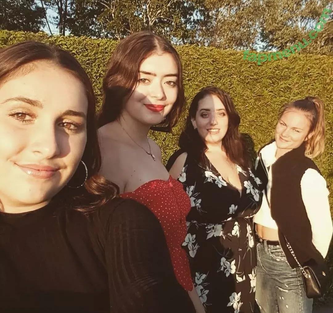 lartdanstoutessesformes nude photo #0006 (lartdanstoutessesformes)