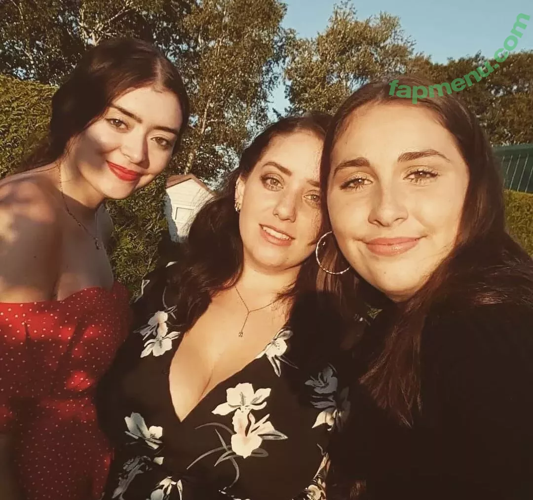 lartdanstoutessesformes nude photo #0008 (lartdanstoutessesformes)