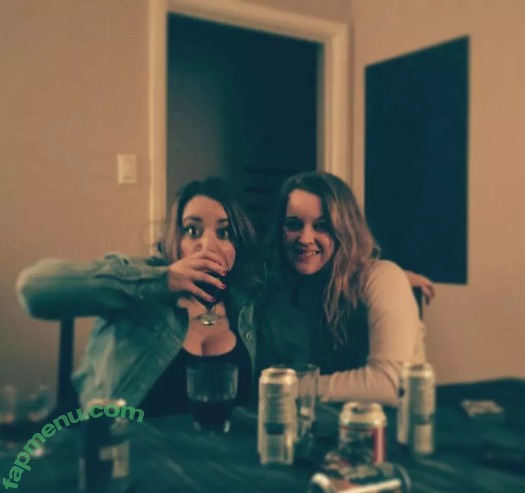 lartdanstoutessesformes nude photo #0049 (lartdanstoutessesformes)