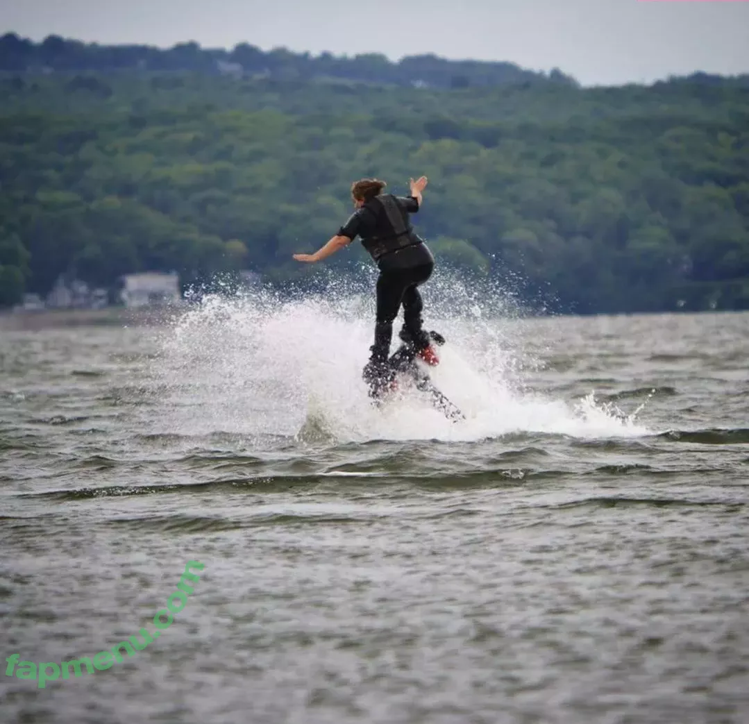 lartdanstoutessesformes nude photo #0076 (lartdanstoutessesformes)