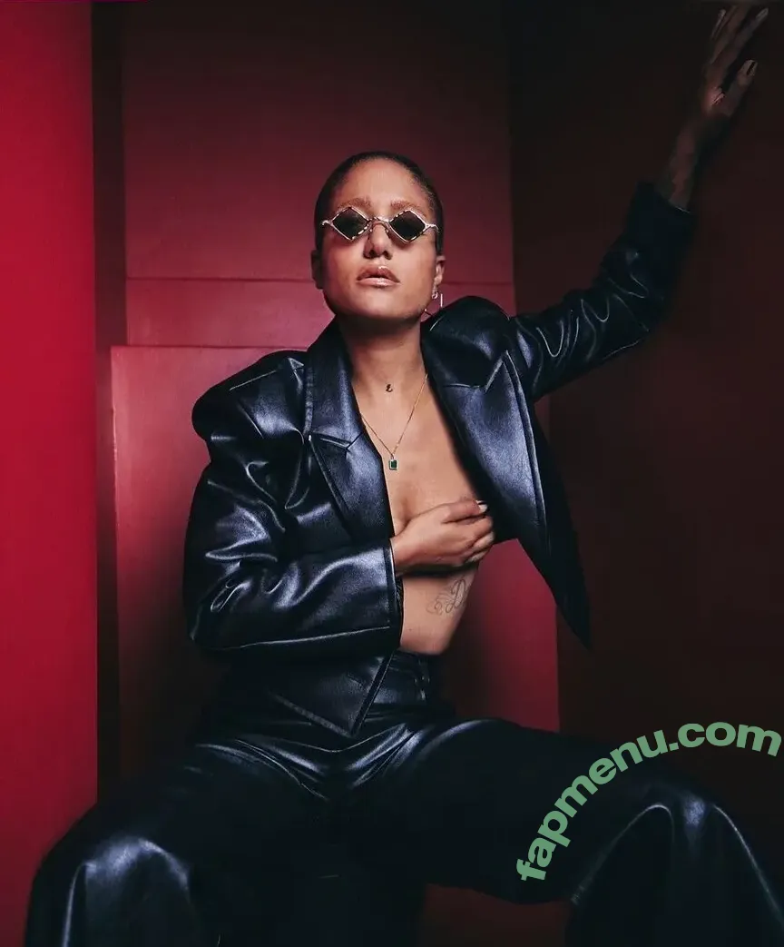 Larypoppins / Lary nude photo #0008 (larypoppins)