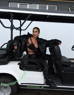 Laryssa Ayres / laryssa_ayres nude photo #0069