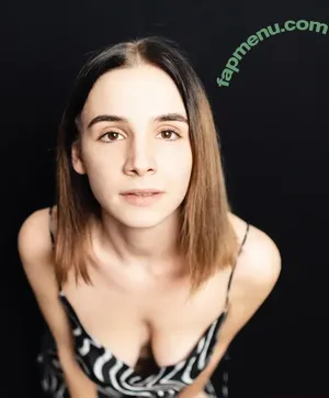 Lasonekk nude photo #0001