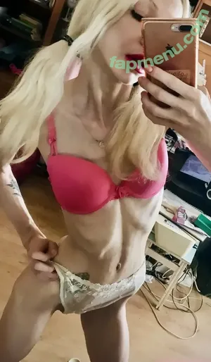 lastrawberry / laStrawberryBlonde / last.raw.berry nude photo #0013