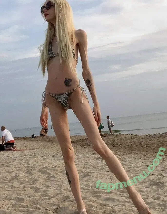 lastrawberry nude photo #0006 (laStrawberryBlonde / last.raw.berry)