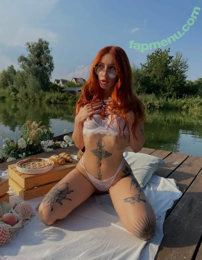 latex_empress nude photo #0045 (the_prettyempress)