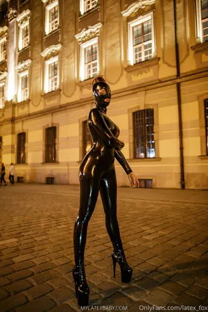 latex_fox / LatexFox / latex_fox__ nude photo #0008
