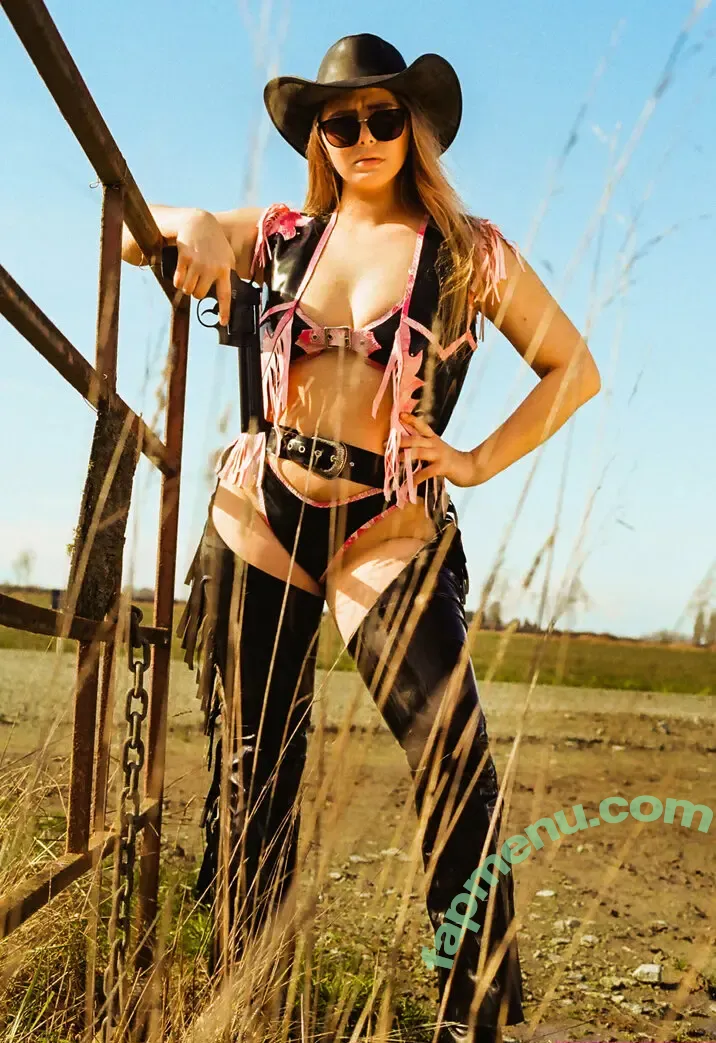latextam nude photo #0052 (latextam)