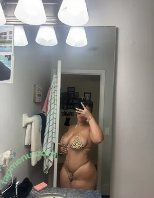 latinqueenxo / onlylatinaqueens nude photo #0001