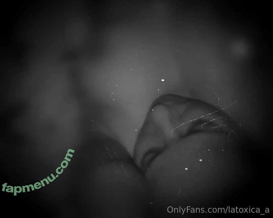 latoxica_a nude photo #0008 (latoxicaa.___)