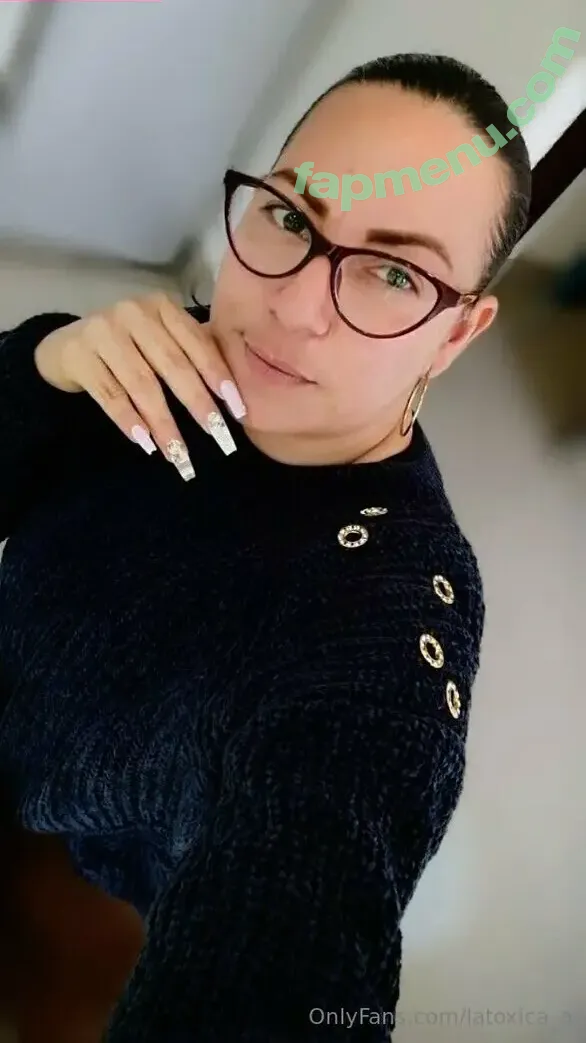 latoxica_a nude photo #0010 (latoxicaa.___)