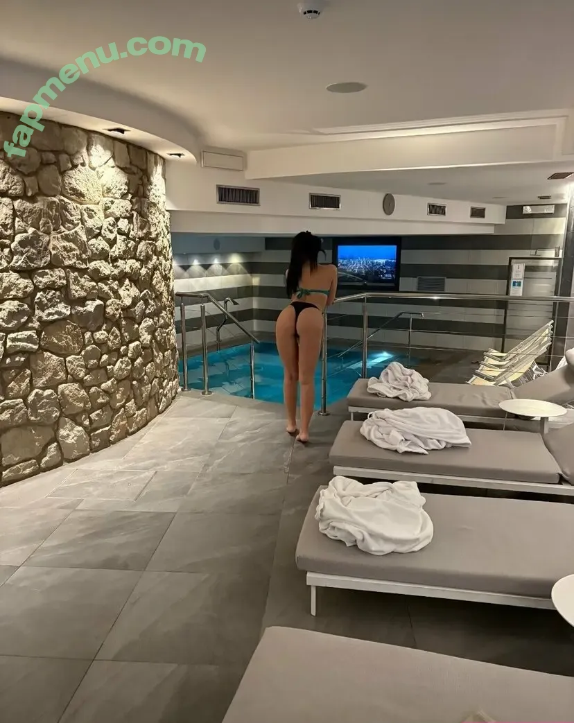 latuavicinadicasa nude photo #0008 (latuavicinadicasa)