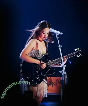 Laufey Lin / laufey nude photo #0550