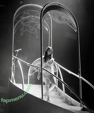 Laufey Lin / laufey nude photo #0552