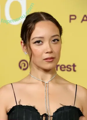 Laufey Lin / laufey nude photo #0570