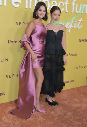 Laufey Lin / laufey nude photo #0586