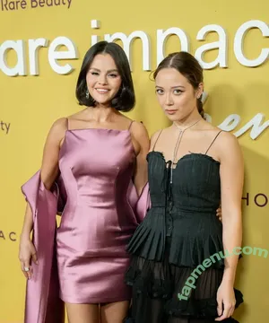 Laufey Lin / laufey nude photo #0587