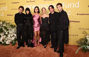 Laufey Lin / laufey nude photo #0606