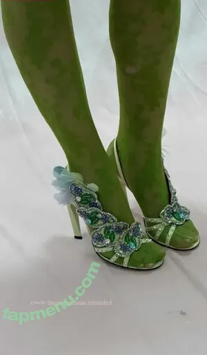 Laufey Lin / laufey nude photo #0619