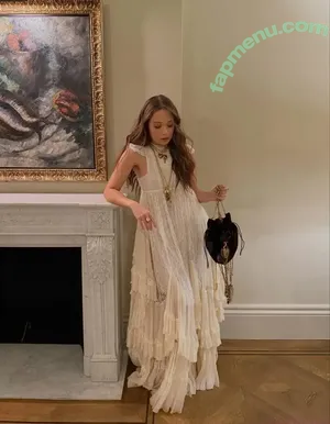 Laufey Lin / laufey nude photo #0623