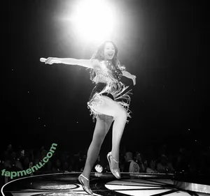 Laufey Lin / laufey nude photo #0626