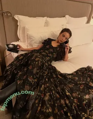 Laufey Lin / laufey nude photo #0683