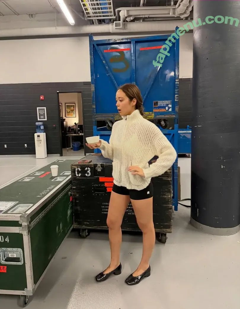 Laufey Lin nude photo #0558 (laufey)