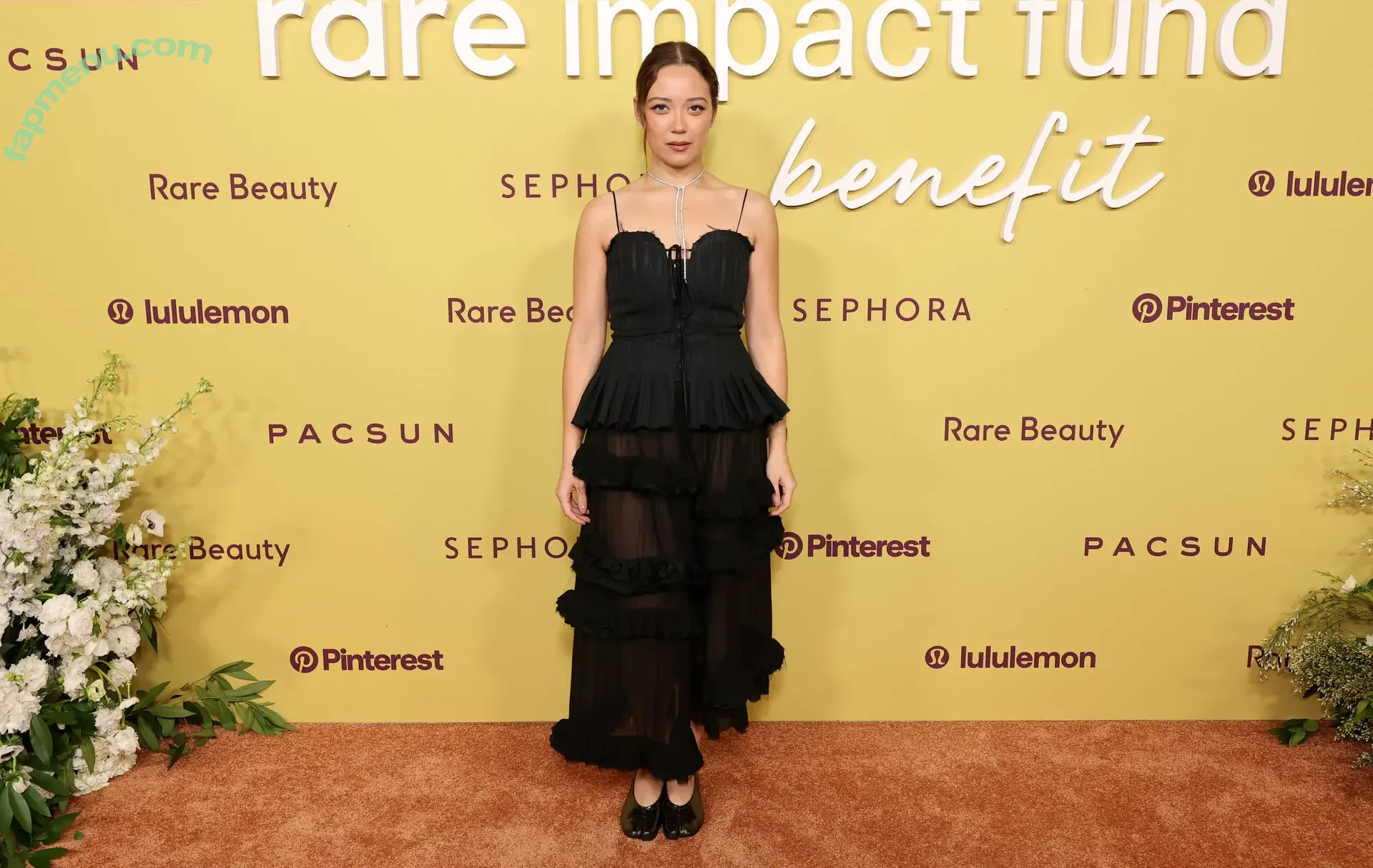 Laufey Lin nude photo #0577 (laufey)