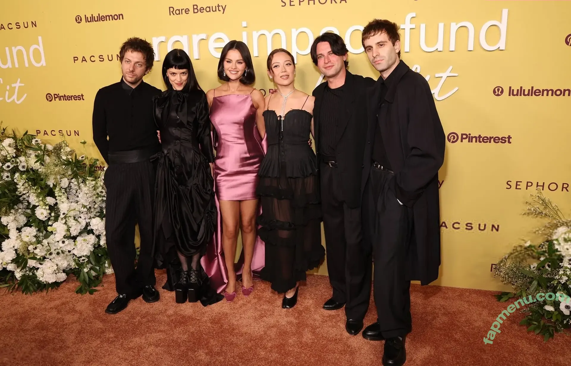 Laufey Lin nude photo #0606 (laufey)