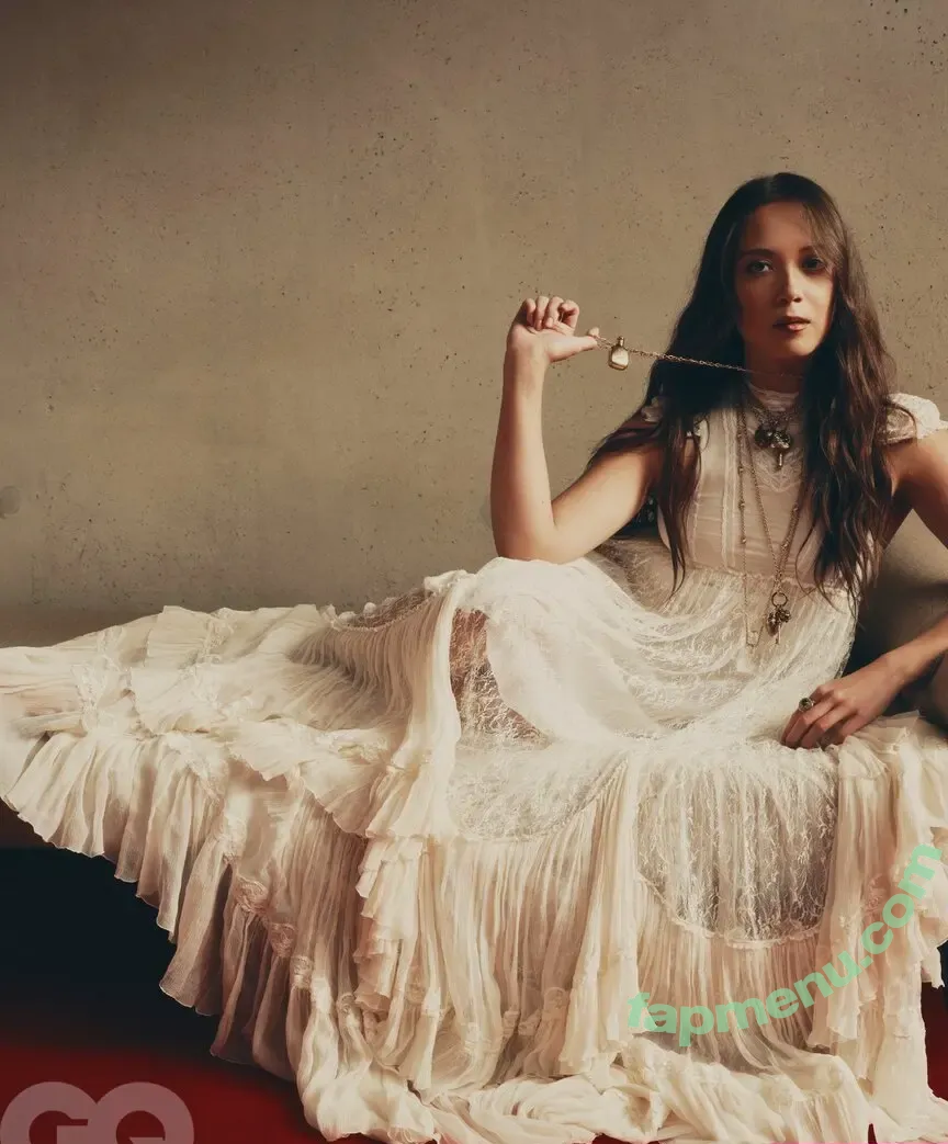 Laufey Lin nude photo #0621 (laufey)